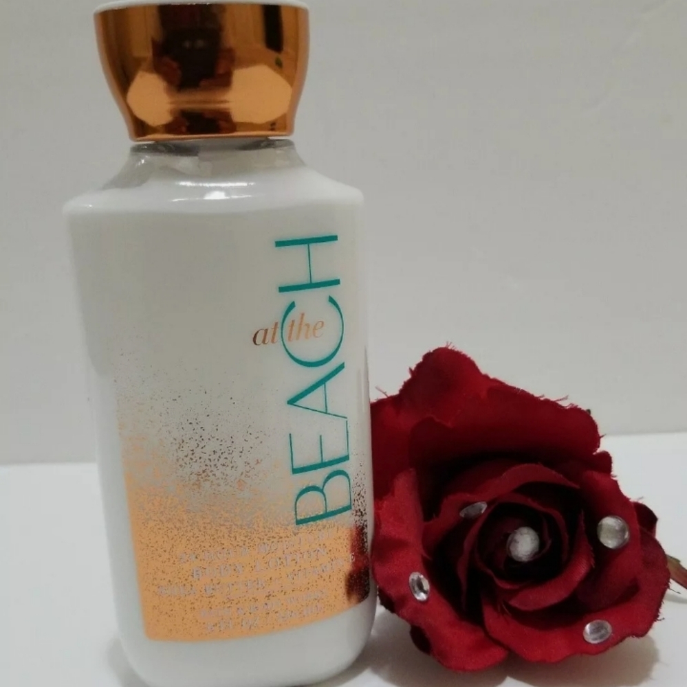 New BATH & BODY WORKS AT THE BEACH 24 HR MOISTURE SHEA